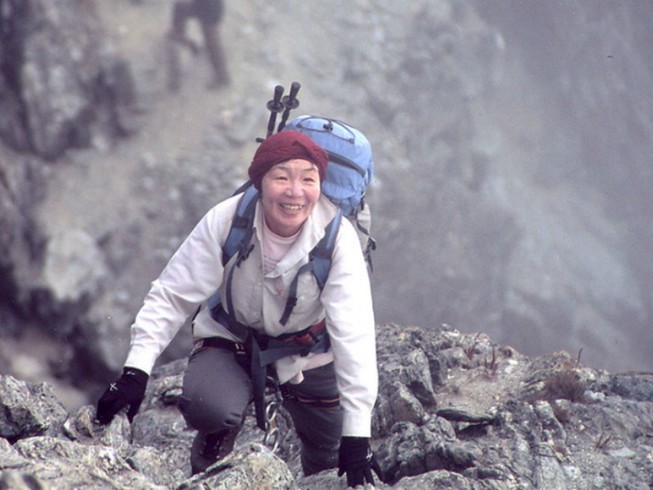 Người phụ nữ đầu tiên chinh phục đỉnh Everest qua đời