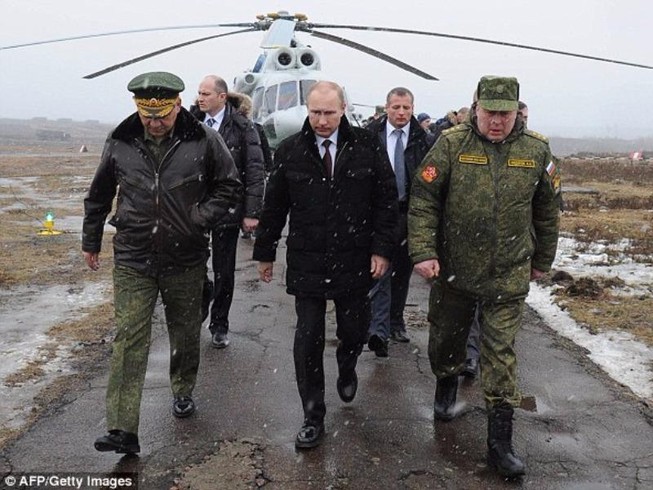 Nga điều 55.000 binh sĩ áp sát biên giới Ukraine