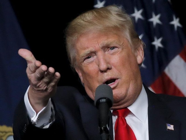 Ngày đầu họp Quốc hội, ông Trump đã cãi đảng Cộng hòa