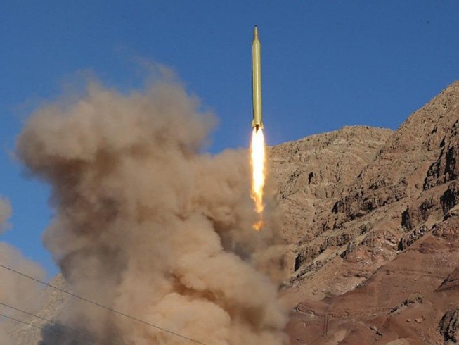 Bị Mỹ trừng phạt, Iran lại tiếp tục thử nghiệm tên lửa