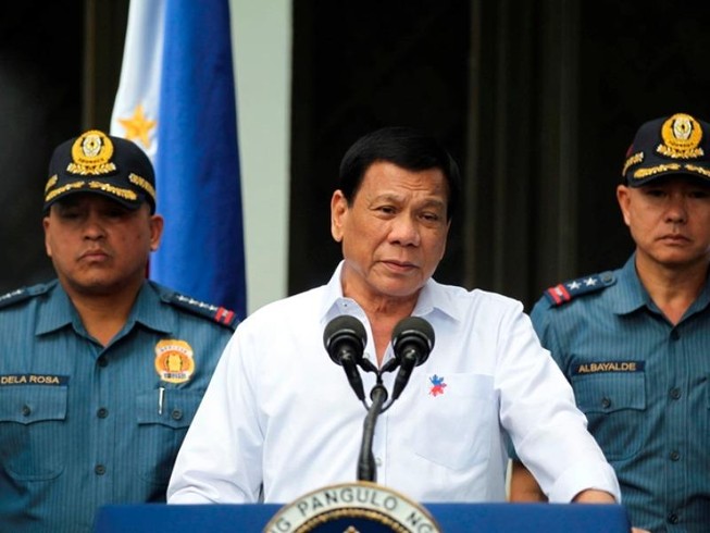 Sau ma túy, ông Duterte tuyên chiến với cờ bạc