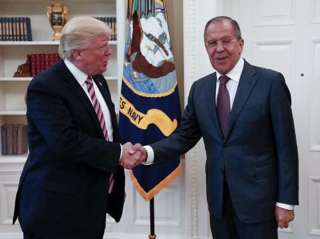 Lộ bí mật, ông Trump có vi phạm lời thề Tổng thống?