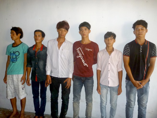 Bắt nhóm 9X chặn xe xin đểu trên cao tốc TP.HCM-Trung Lương