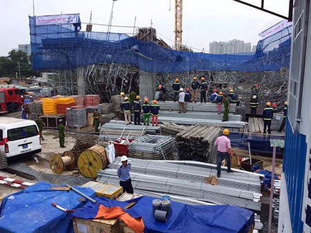 Lãnh đạo UBND TP.HCM chỉ đạo điều tra, làm rõ vụ sập giàn giáo