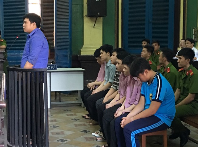 Vì tiếng ồn thử xe máy, một người tử vong, bảy người lãnh án