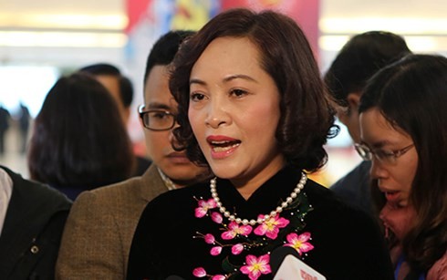 'Khâm phục trách nhiệm của các ủy viên Bộ Chính trị không tái cử'