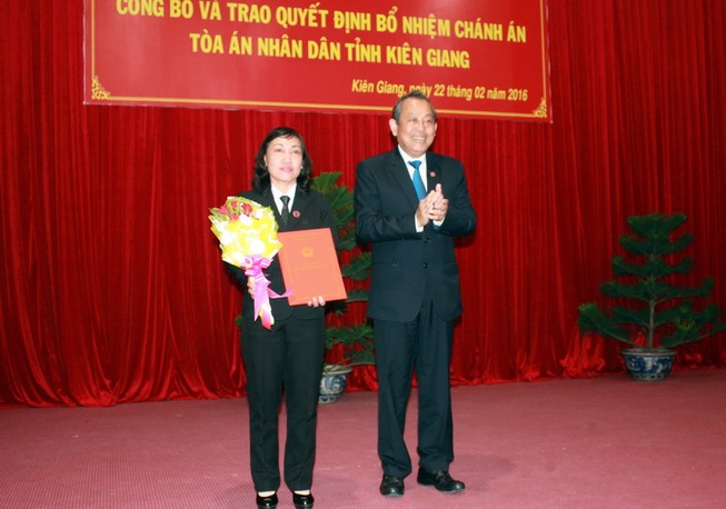 Trao quyết định bổ nhiệm chánh án TAND tỉnh Kiên Giang