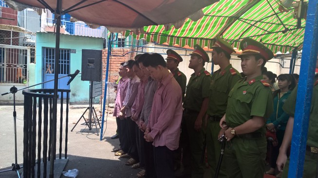 Hai án tử hình cho 'đại bàng nhà tạm giữ'