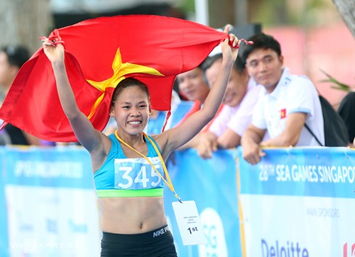 Nữ hoàng đi bộ Thanh Phúc lại lấy vàng