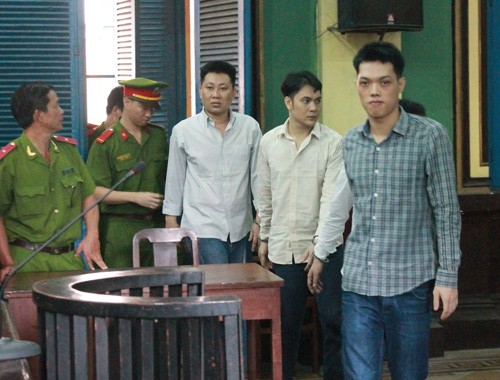 Vụ ‘hỗn chiến’ ở quận 4, người chết, kẻ hoá điên...