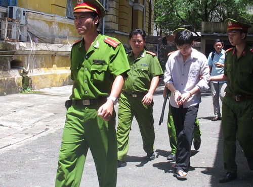 Không đổi tội danh vụ nhà báo bị đánh tại nhà