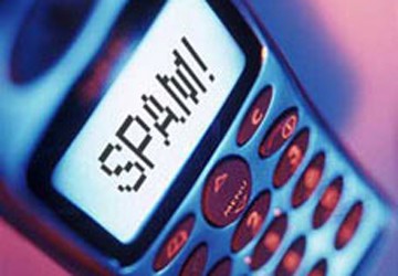 Cần Thơ: Cử tri bức xúc tin nhắn rác, phát tờ rơi ngoài đường