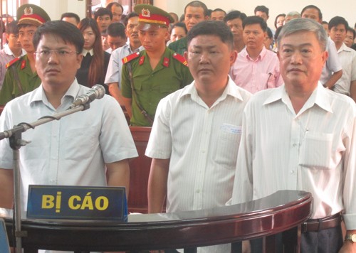 Đồng Nai: Giám đốc và hai cán bộ xã hầu tòa vì phân lô, bán nền