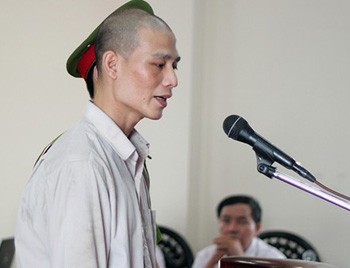 Vụ quan tài diễu phố: Một bị cáo liên tục kêu oan