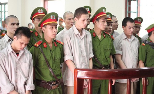 Vụ quan tài diễu phố: Nạn nhân chết ngạt