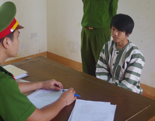 Bị bắt vì đưa cháu bé vào rẫy cà phê làm bậy