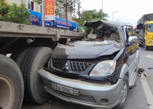 Tạm giữ tài xế ngủ gục làm 3 người chết, 5 người bị thương