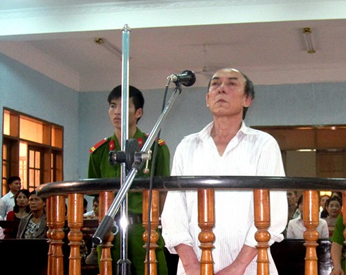 Giảm án cho 'dê già' kẻ làm bậy với bé gái