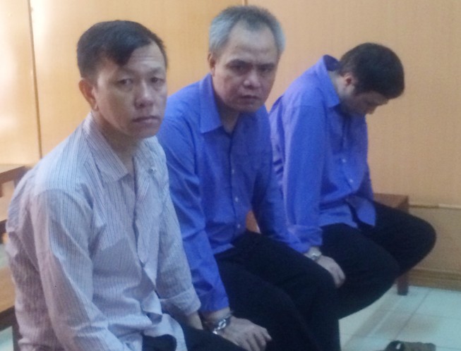 Cấu kết với cán bộ ngân hàng lừa bán kết quả xổ số
