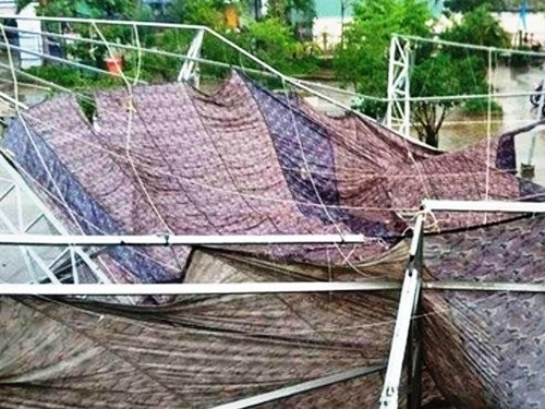 Sập nhà tiền chế, bảy học sinh nhập viện
