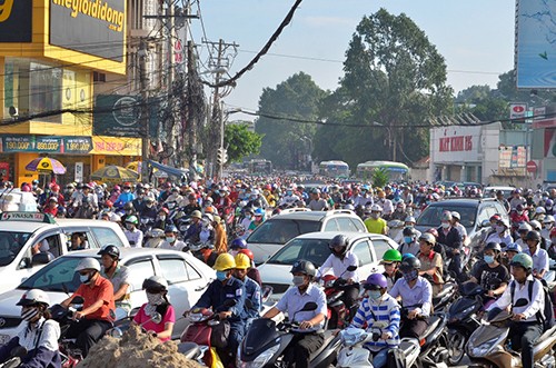 CSGT TP.HCM ‘nhức đầu’ với lượng xe khủng