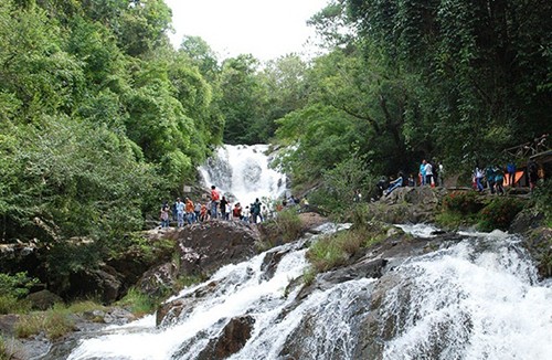 Đại sứ Anh quốc thị sát Datanla, nơi ba công dân Anh tử nạn