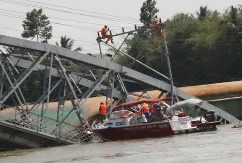 Đồng Nai họp báo vụ sập cầu Ghềnh
