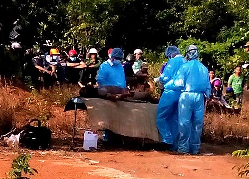 Nam thanh niên chết bí ẩn dưới suối