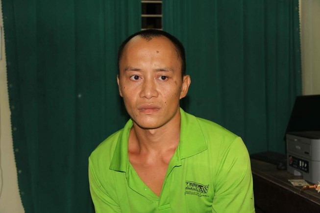 Kẻ nghi ngáo đá kê mảnh sành vào bé gái 18 tháng tuổi