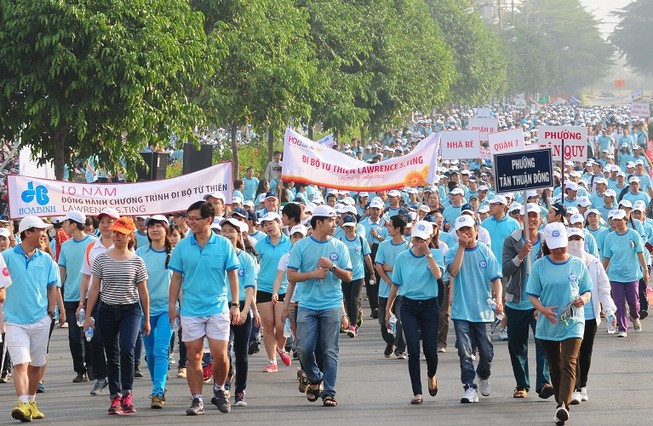Đi bộ Lawrence S. Ting - Hành trình vì người nghèo