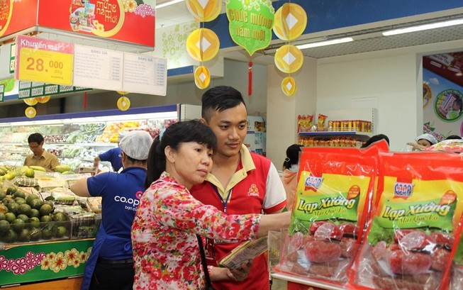 Siêu thị giảm giá hết ga những ngày cuối năm