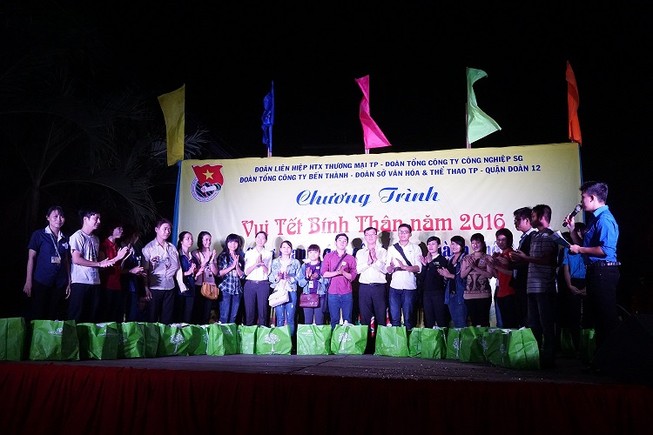 Saigon Co.op vui tết cùng thanh niên công nhân