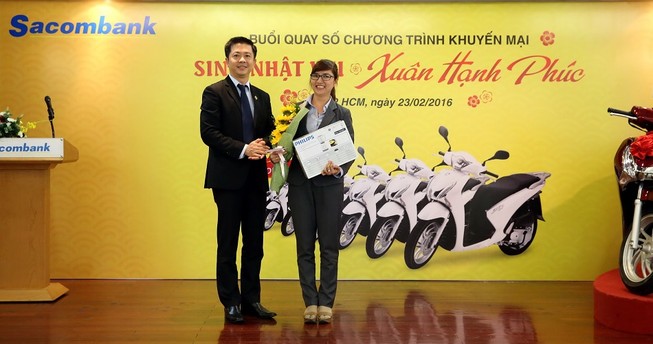 Sacombank trao thưởng cho 655 khách hàng may mắn