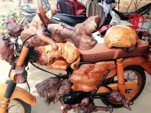 Xe máy đặc biệt của ông chủ quán nước mía xứ Nghệ