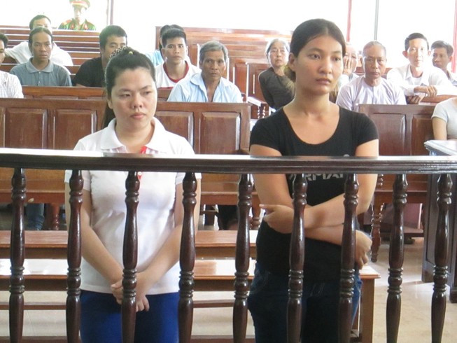 Ham mức lương tiếp viên “khủng” ở xứ người bị buộc đi bán dâm