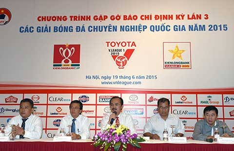 VPF gặp gỡ báo chí định kỳ: Mời trọng tài ngoại