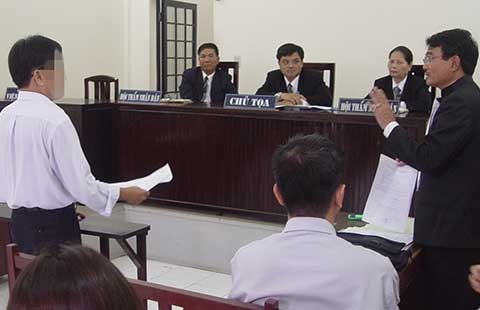 'Loại bỏ ngay thẩm phán yếu kém'!