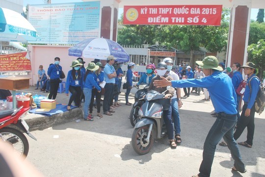Bị đình chỉ thi, 18 thí sinh 'quậy' đòi được thi tiếp
