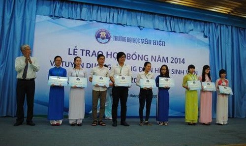 Đại học Văn Hiến, xét tuyển đầu vào ĐH 15 điểm, CĐ 12 điểm