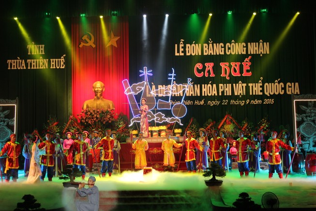 Ca Huế đón nhận bằng công nhận Di sản Văn hóa phi vật thể quốc gia
