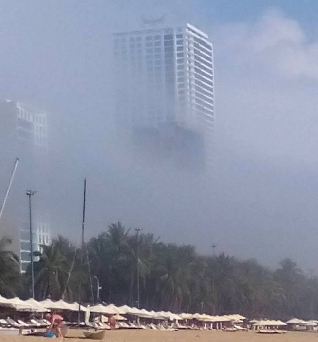 Sương mù bao phủ trời Nha Trang lạ hay bình thường?