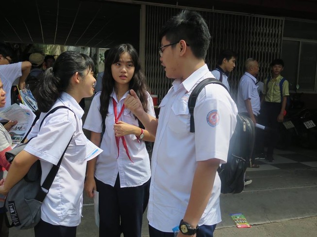 Học sinh thi lớp 10 thích thú vì đề toán có tính tiền gửi ngân hàng