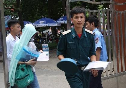 Nhiều thí sinh lo lắng môn vật lý