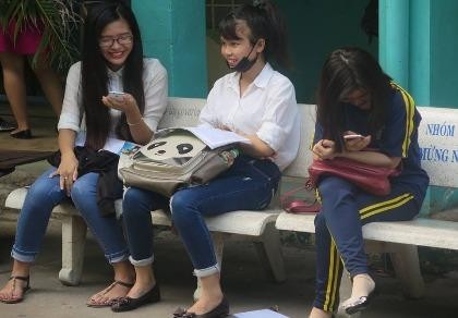 Thí sinh thoải mái bước vào thi môn Địa lý