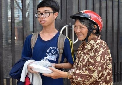 Cơm bà Ba dành cho sĩ tử