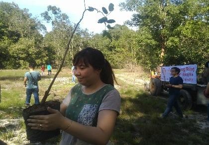 Đi picnic trồng cây gây rừng