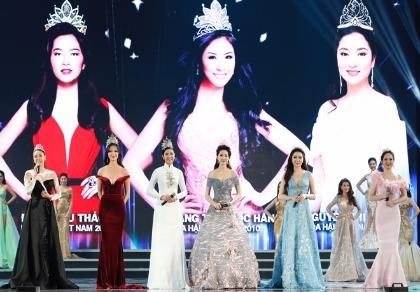 Nhan sắc 6 cựu Hoa hậu Việt Nam xuất hiện trong đêm chung kết