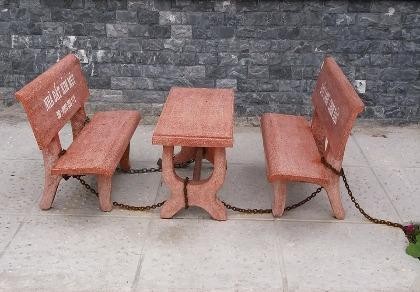 Khu phố yên tịnh nhưng không yên bình
