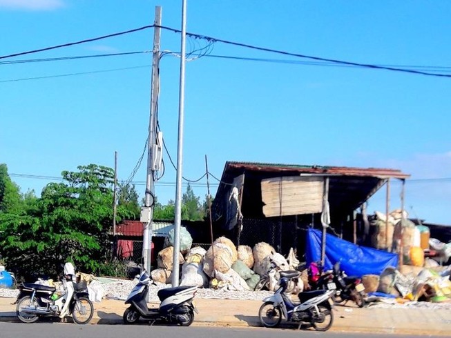 1 phụ nữ bị máy nghiền đứt 2 chân