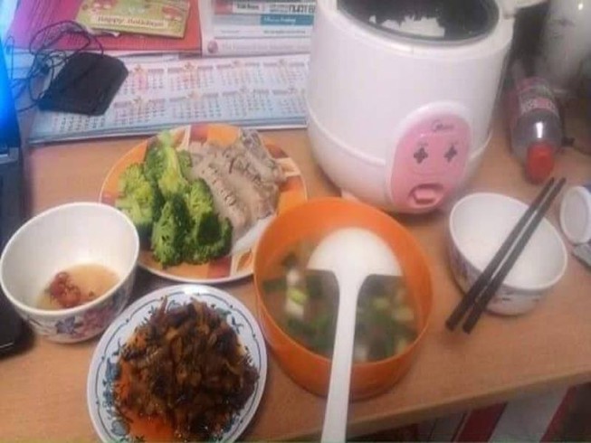 Trước khi đi du học, hãy dạy con... nấu ăn!